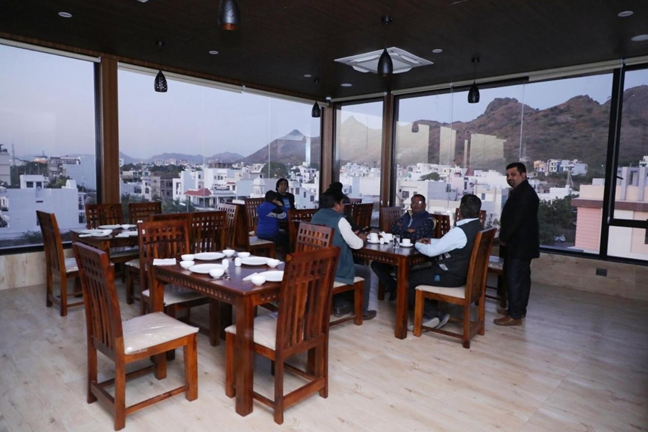 Hotel Pine Regency - Aravali'S Peak View Udaipur Exterior foto